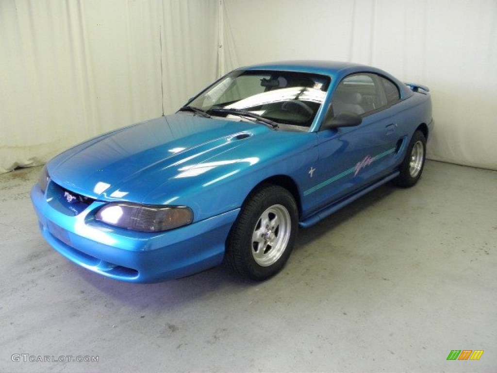 1995 Ford Mustang V6 Coupe Exterior Photos
