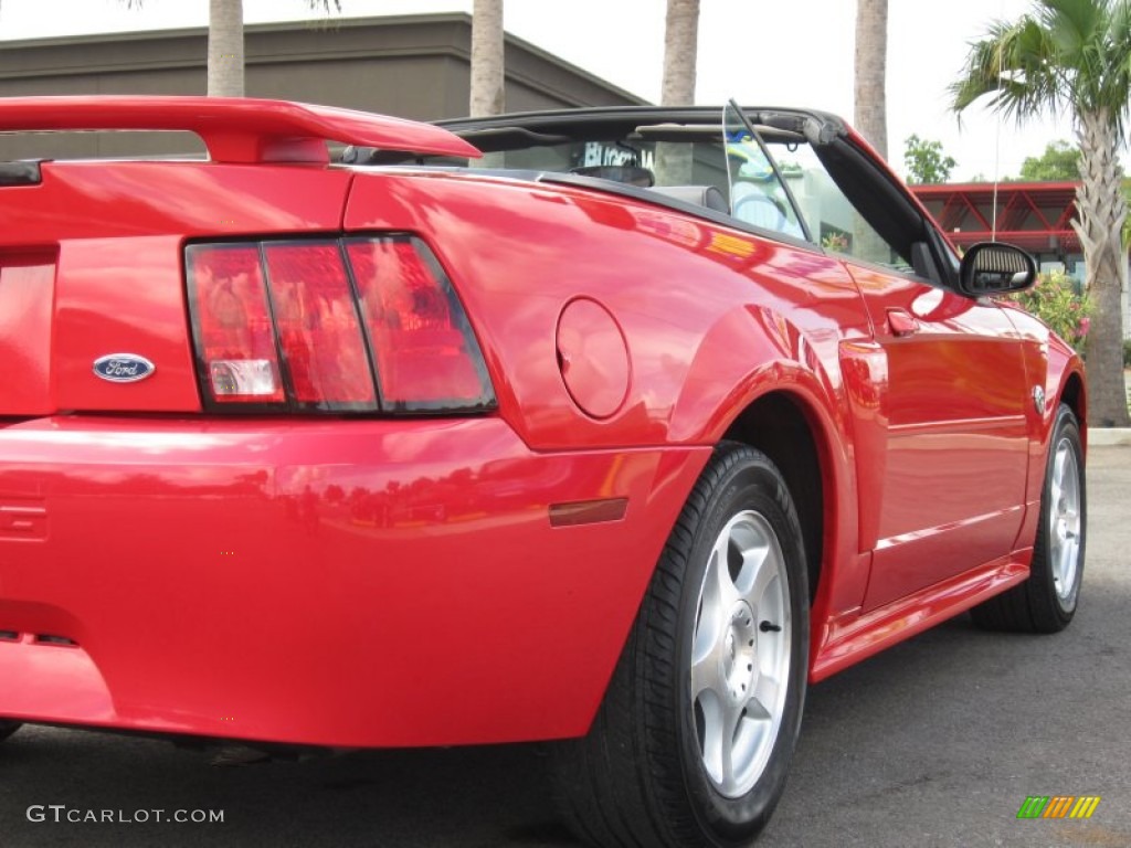 2004 Mustang V6 Convertible - Torch Red / Dark Charcoal photo #29