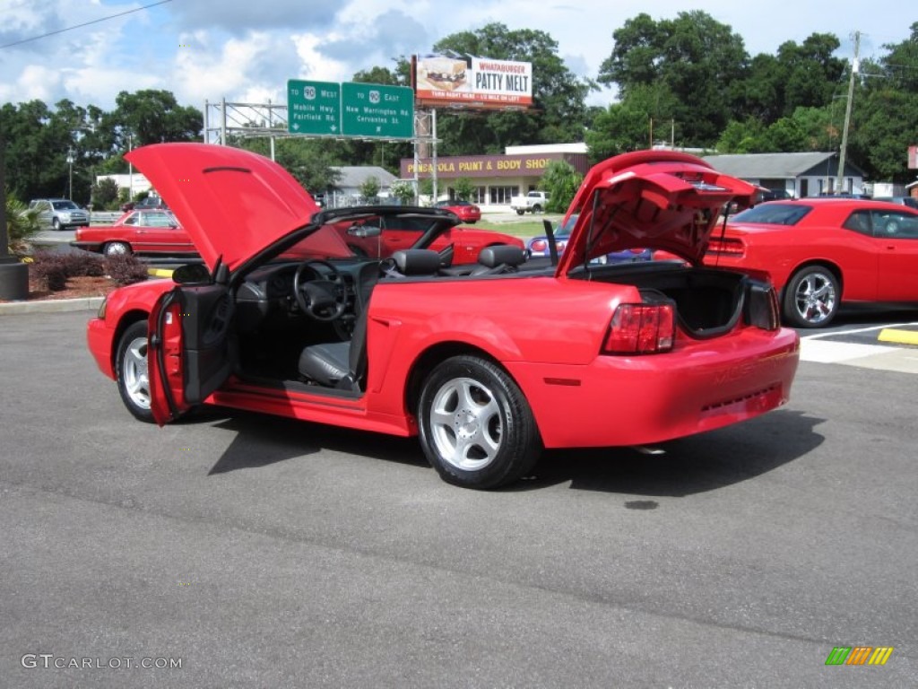 2004 Mustang V6 Convertible - Torch Red / Dark Charcoal photo #36