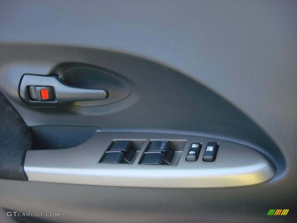 2011 Scion xD Standard xD Model Controls Photo #68025922