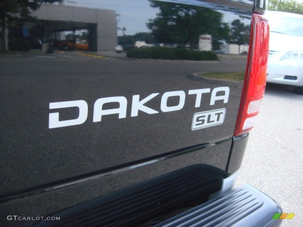 2003 Dakota SLT Quad Cab - Black / Dark Slate Gray photo #22