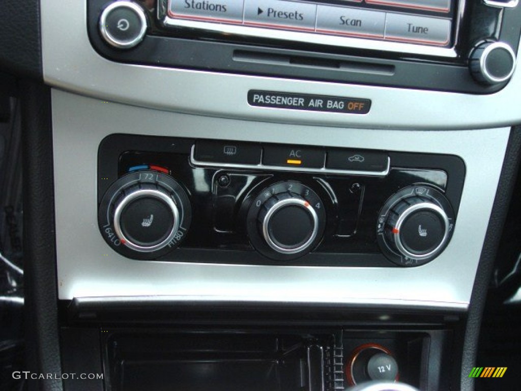 2010 Volkswagen CC Sport Controls Photo #68028796