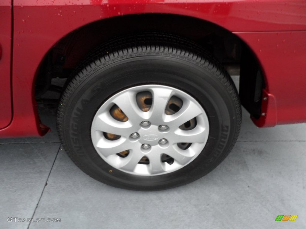 2005 Sedona LX - Ruby Red Metallic / Beige photo #11