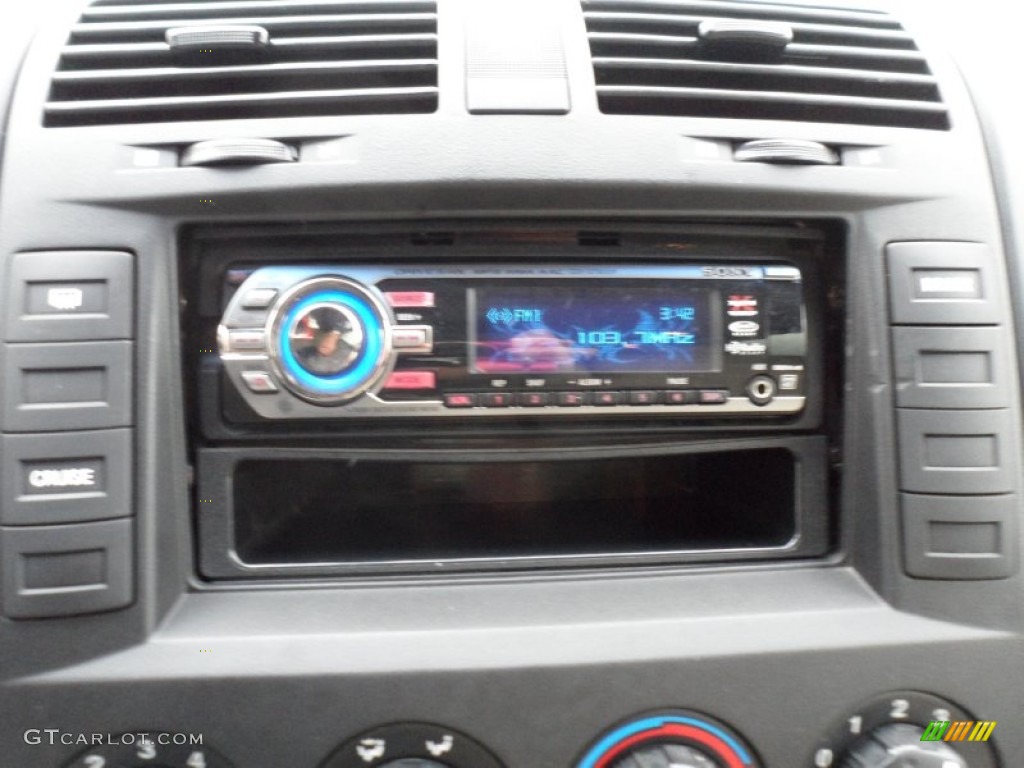 2005 Sedona LX - Ruby Red Metallic / Beige photo #34