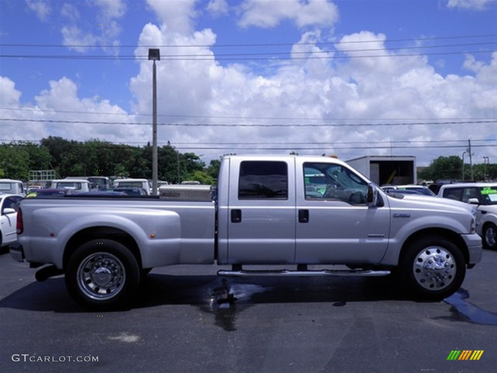 Silver Metallic 2006 Ford F350 Super Duty Lariat Crew Cab Dually Exterior Photo #68035841