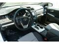 Super White - Camry SE Photo No. 5
