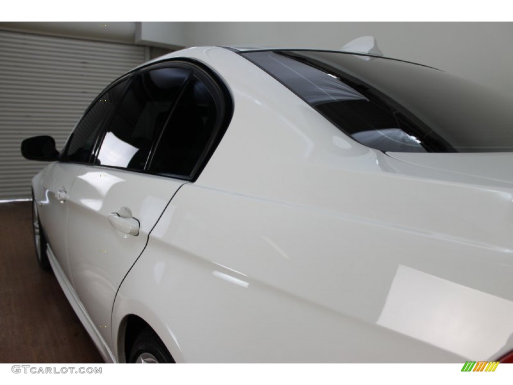 2010 3 Series 335i Sedan - Alpine White / Black photo #9