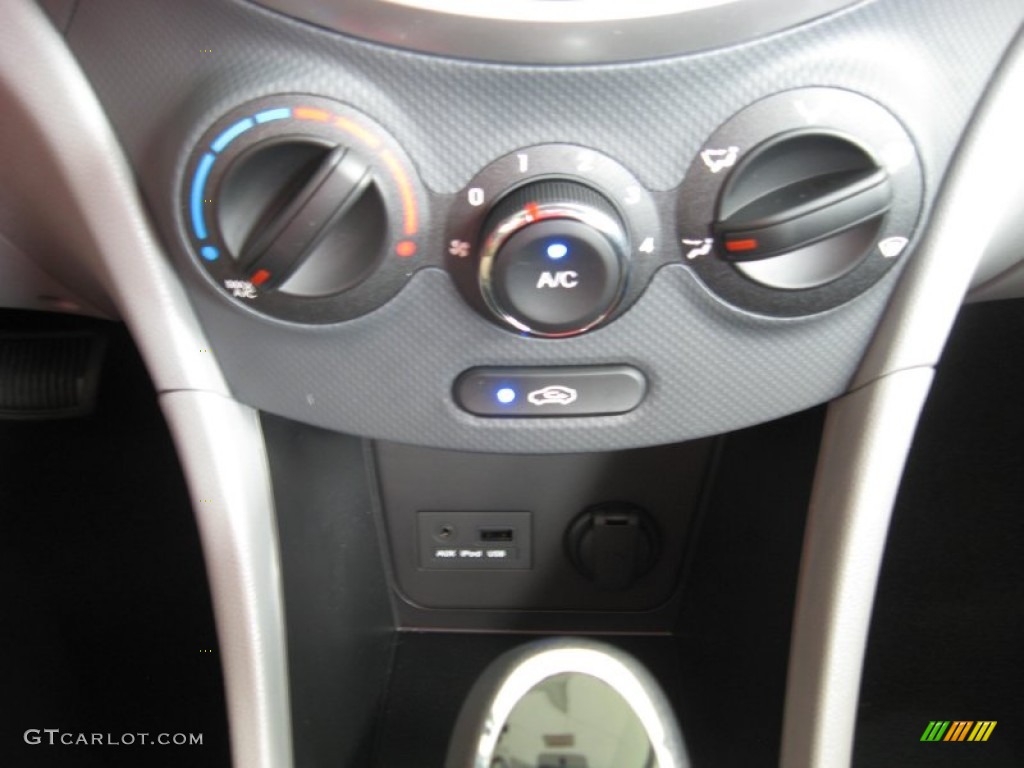 2013 Accent GLS 4 Door - Marathon Blue / Gray photo #26