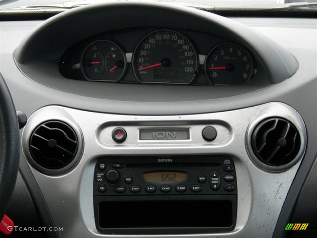 2004 Saturn ION 2 Sedan Gauges Photos