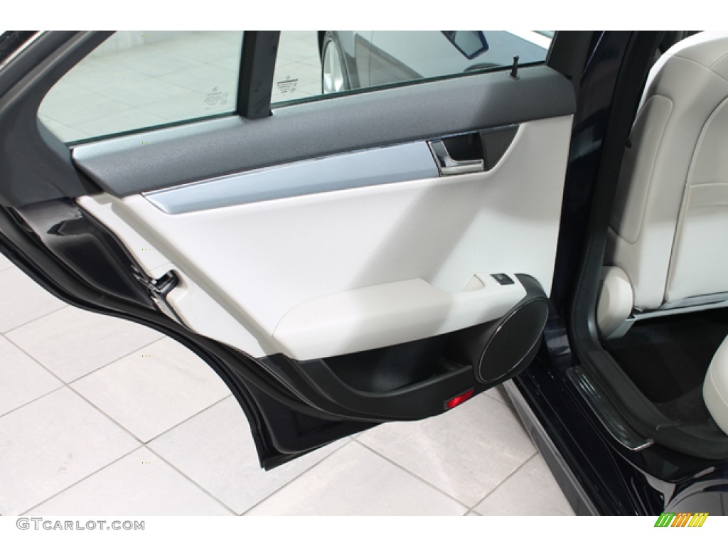 2010 C 300 Sport 4Matic - Capri Blue Metallic / Grey/Black photo #15