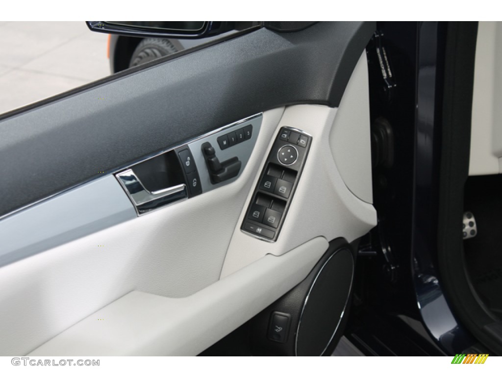 2010 C 300 Sport 4Matic - Capri Blue Metallic / Grey/Black photo #17