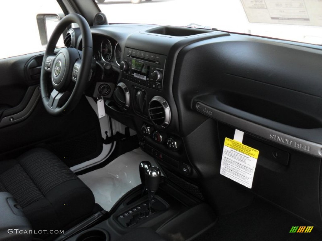 2011 Wrangler Sport S 4x4 - Bright White / Black photo #19