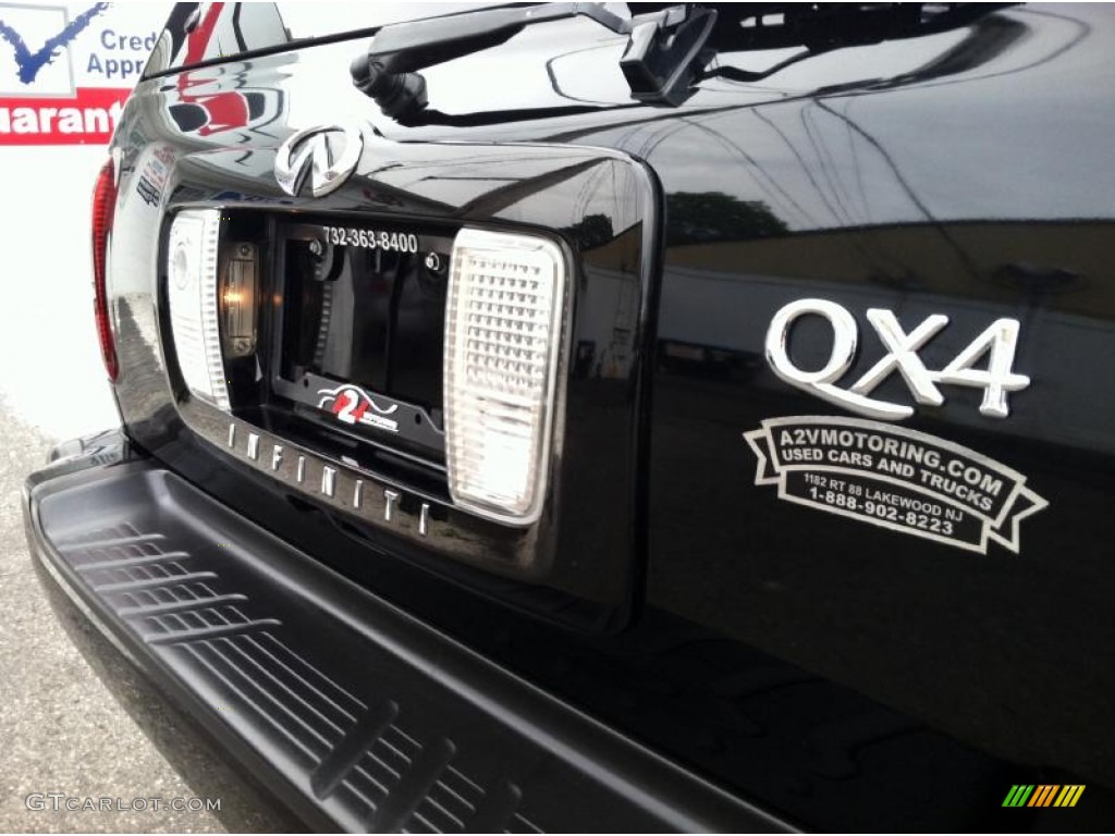 2002 QX4 4x4 - Black Obsidian / Graphite photo #13