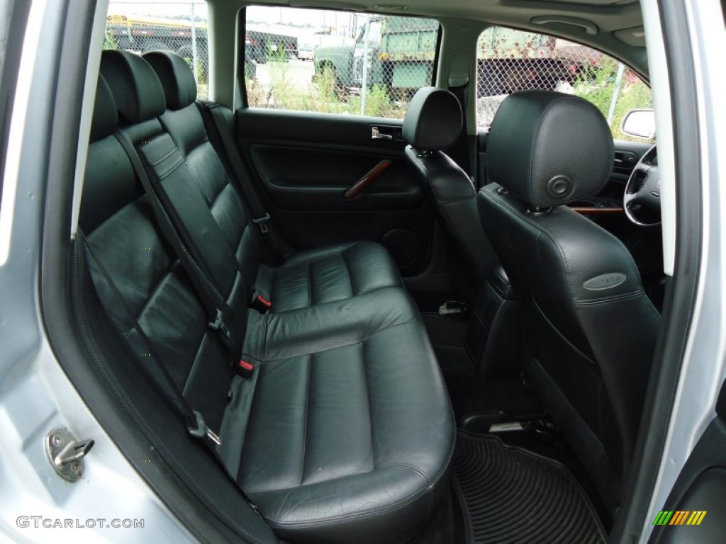 2003 Volkswagen Passat GLX 4Motion Wagon Rear Seat Photo #68047654