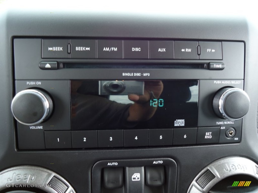 2011 Wrangler Sport S 4x4 - Bright Silver Metallic / Black photo #29