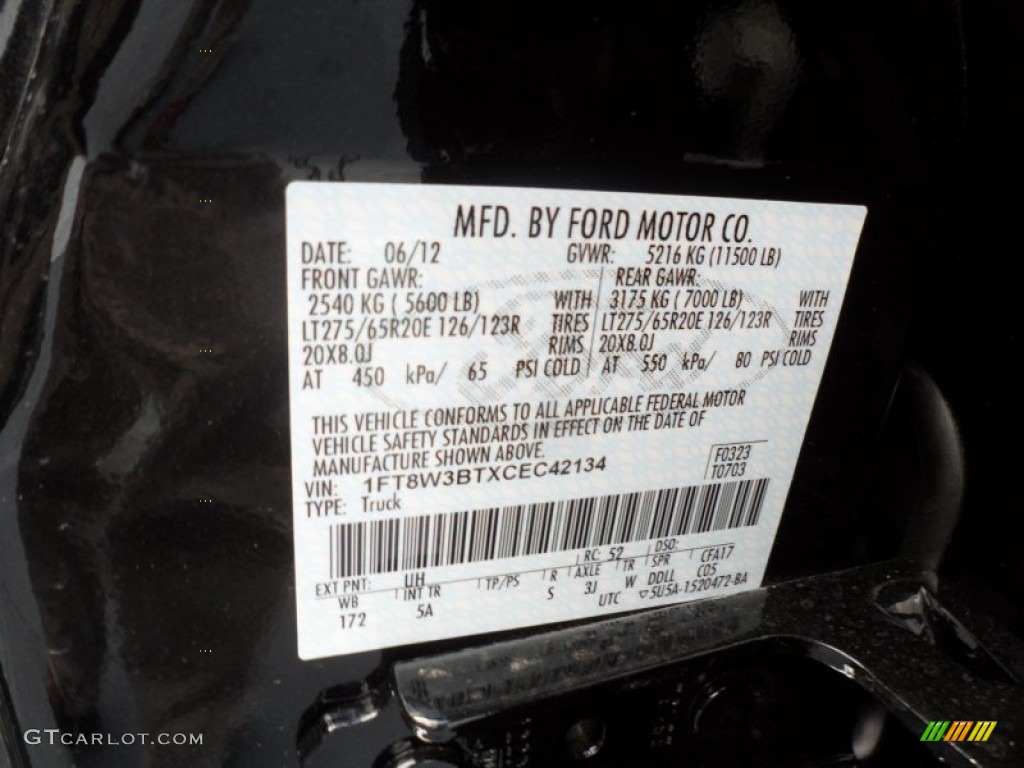 2012 F350 Super Duty Lariat Crew Cab 4x4 - Tuxedo Black Metallic / Adobe photo #35