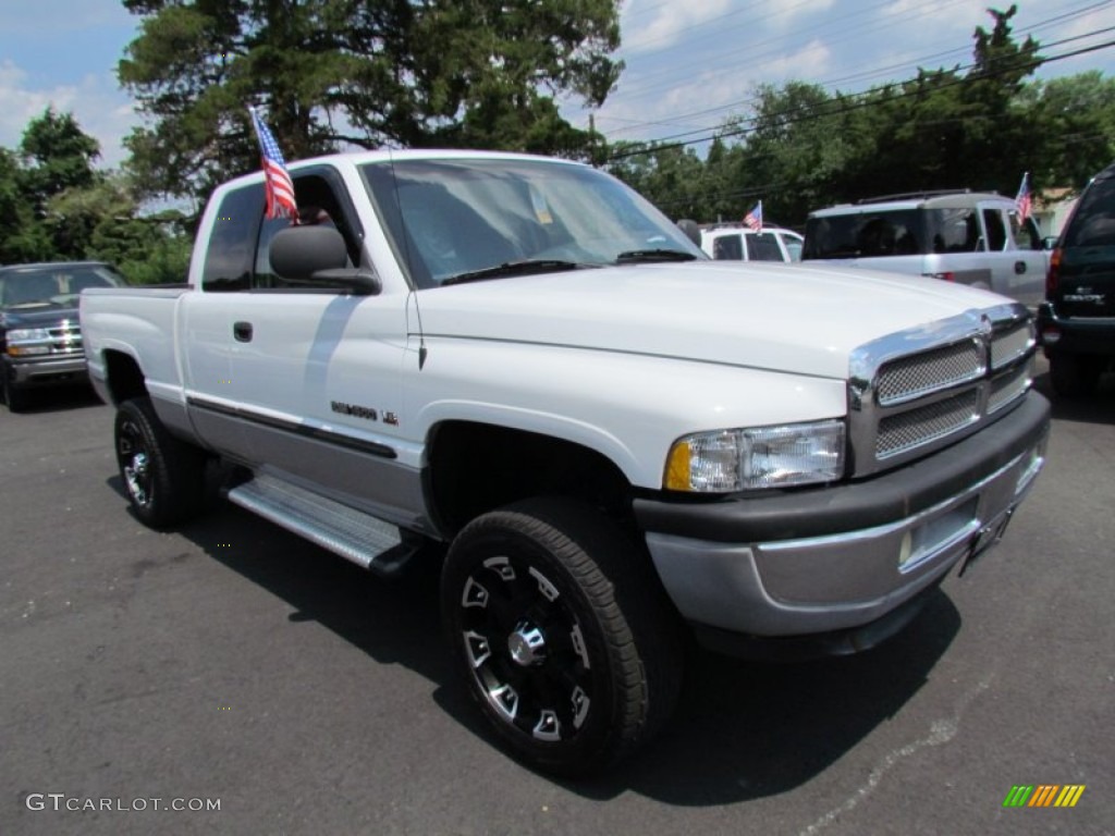 2000 Ram 1500 SLT Extended Cab 4x4 - Bright White / Mist Gray photo #3