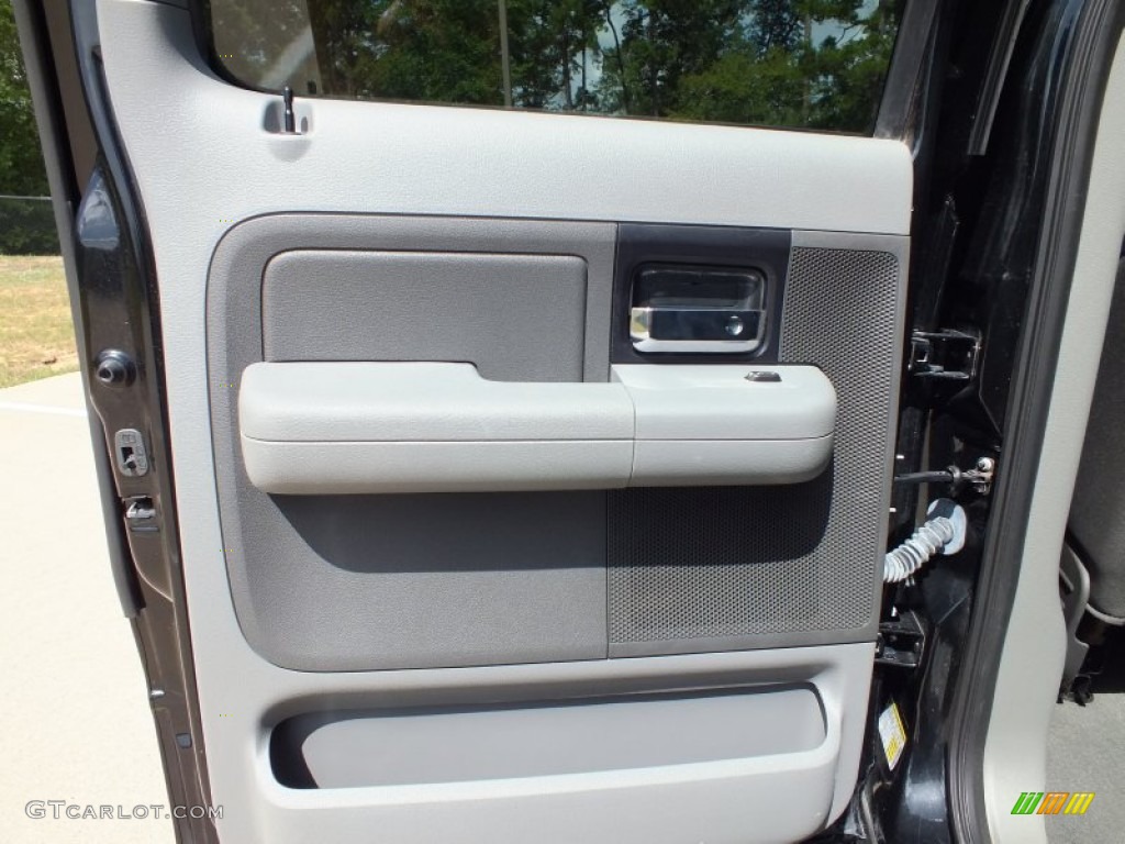 2006 F150 XLT SuperCrew - Black / Medium/Dark Flint photo #17