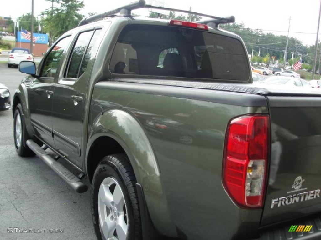 2005 Frontier LE Crew Cab - Canteen Metallic Green / Desert photo #12