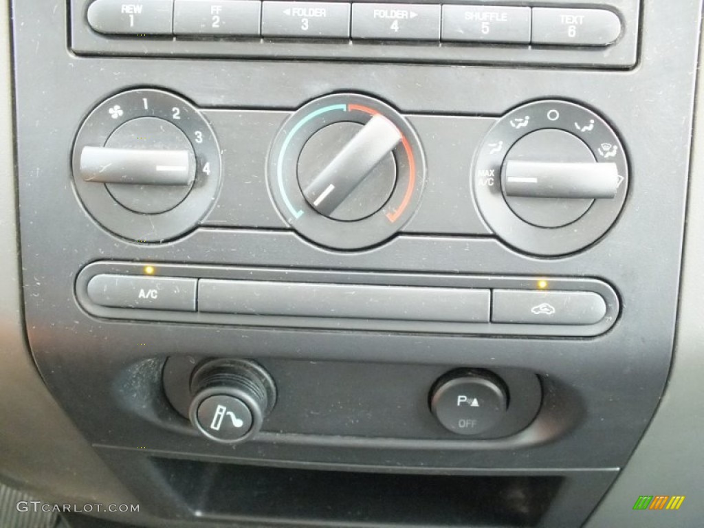 2006 F150 XLT SuperCrew - Black / Medium/Dark Flint photo #39