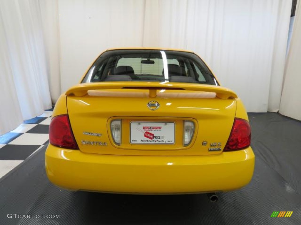 2006 Sentra 1.8 S Special Edition - Sunburst Yellow / Charcoal photo #24