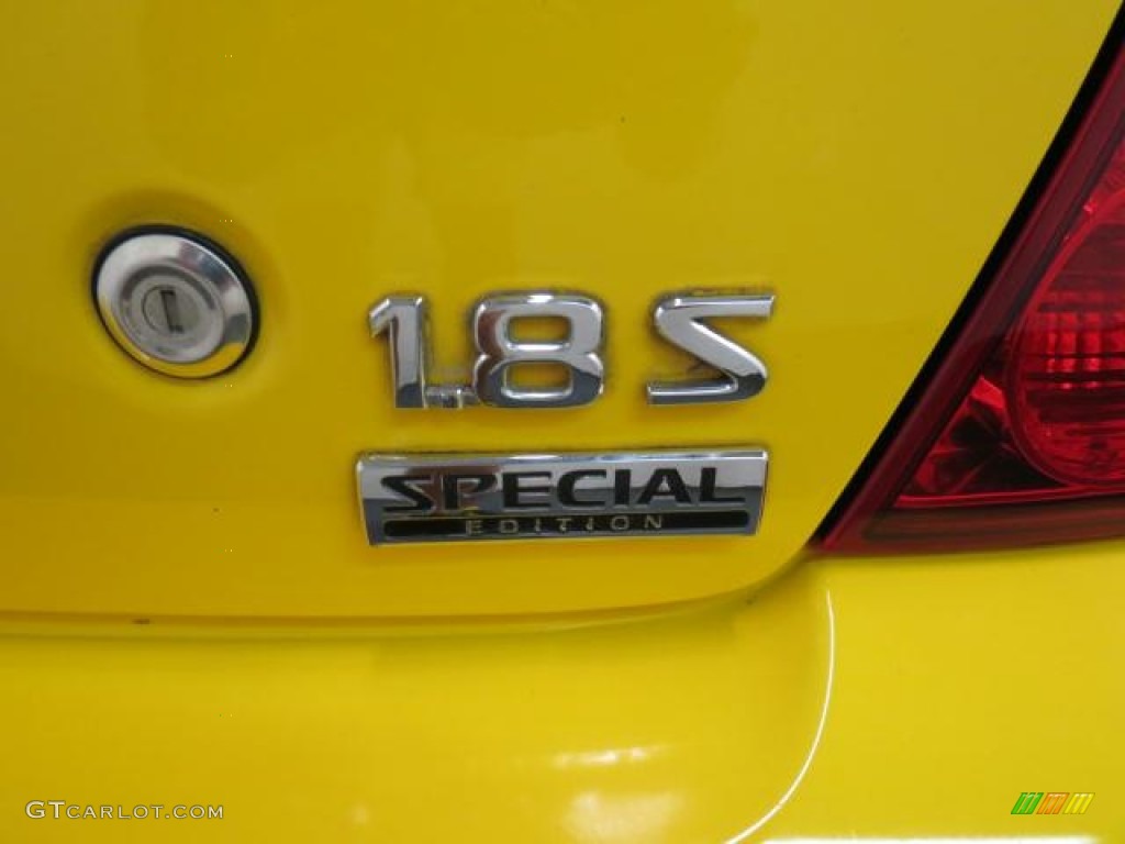 2006 Sentra 1.8 S Special Edition - Sunburst Yellow / Charcoal photo #26