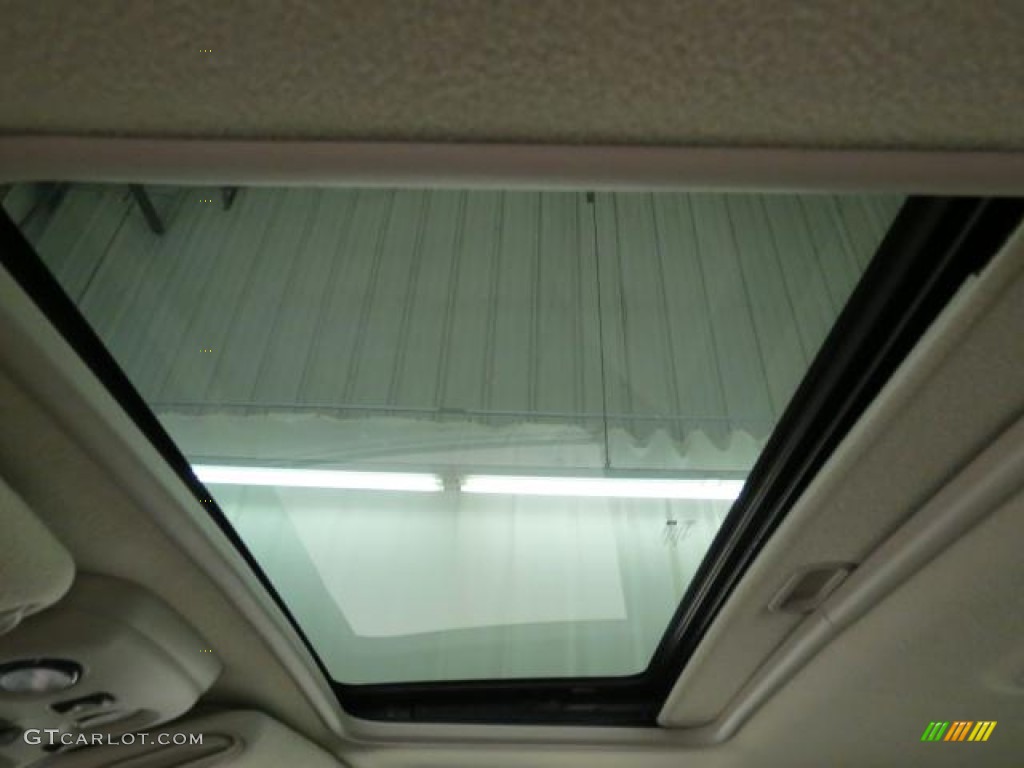 2003 Suburban 1500 LT - Light Pewter Metallic / Tan/Neutral photo #12