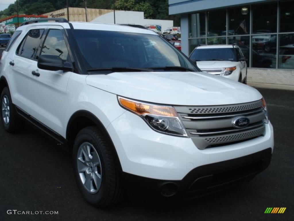 2013 Explorer 4WD - Oxford White / Medium Light Stone photo #2