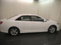 Super White - Camry SE Photo No. 4