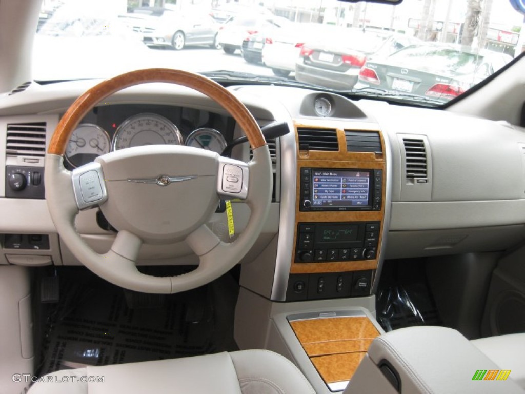 2009 Chrysler Aspen Hybrid Limited 4x4 Dashboard Photos
