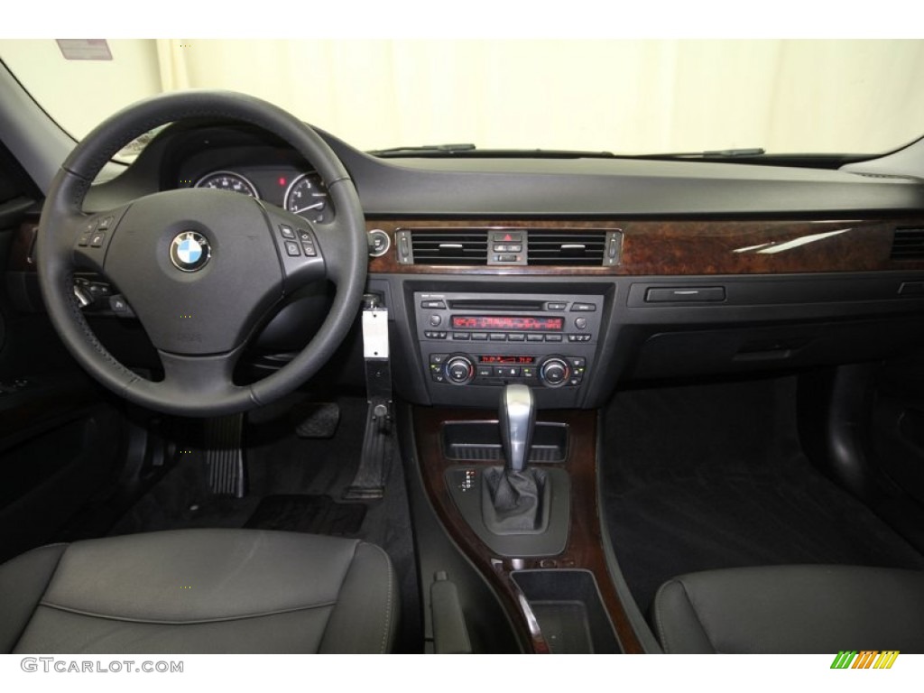 2010 3 Series 328i Sedan - Black Sapphire Metallic / Black photo #3
