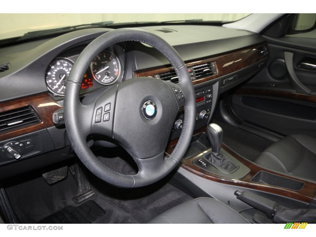 2010 3 Series 328i Sedan - Black Sapphire Metallic / Black photo #16