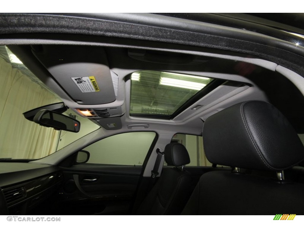 2010 3 Series 328i Sedan - Black Sapphire Metallic / Black photo #35