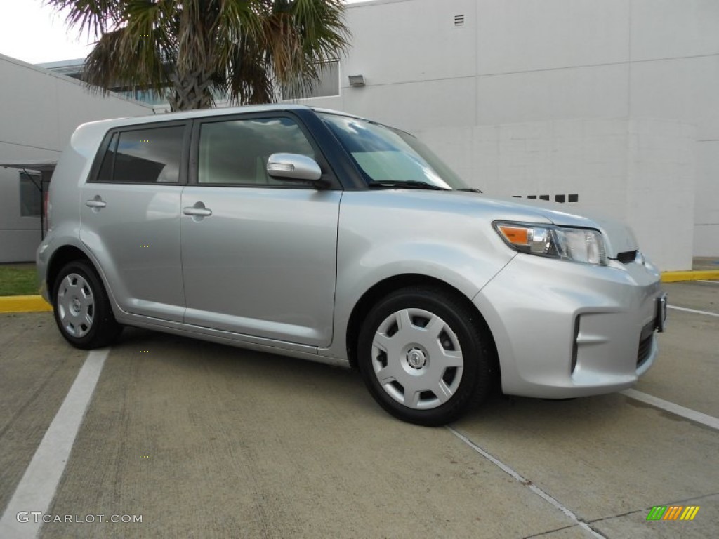 Classic Silver Metallic 2011 Scion xB Standard xB Model Exterior Photo #68069132