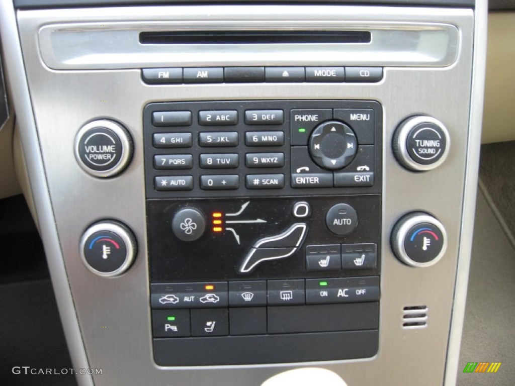 2011 Volvo XC60 3.2 AWD Controls Photos
