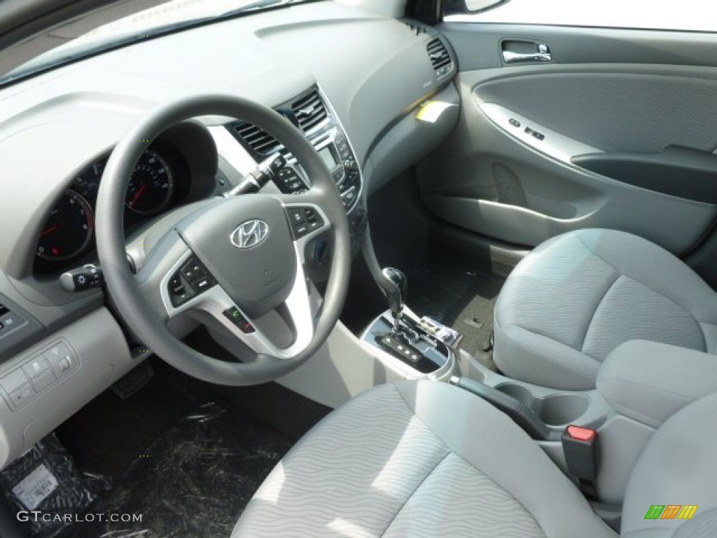 Gray Interior 2013 Hyundai Accent GLS 4 Door Photo #68073179