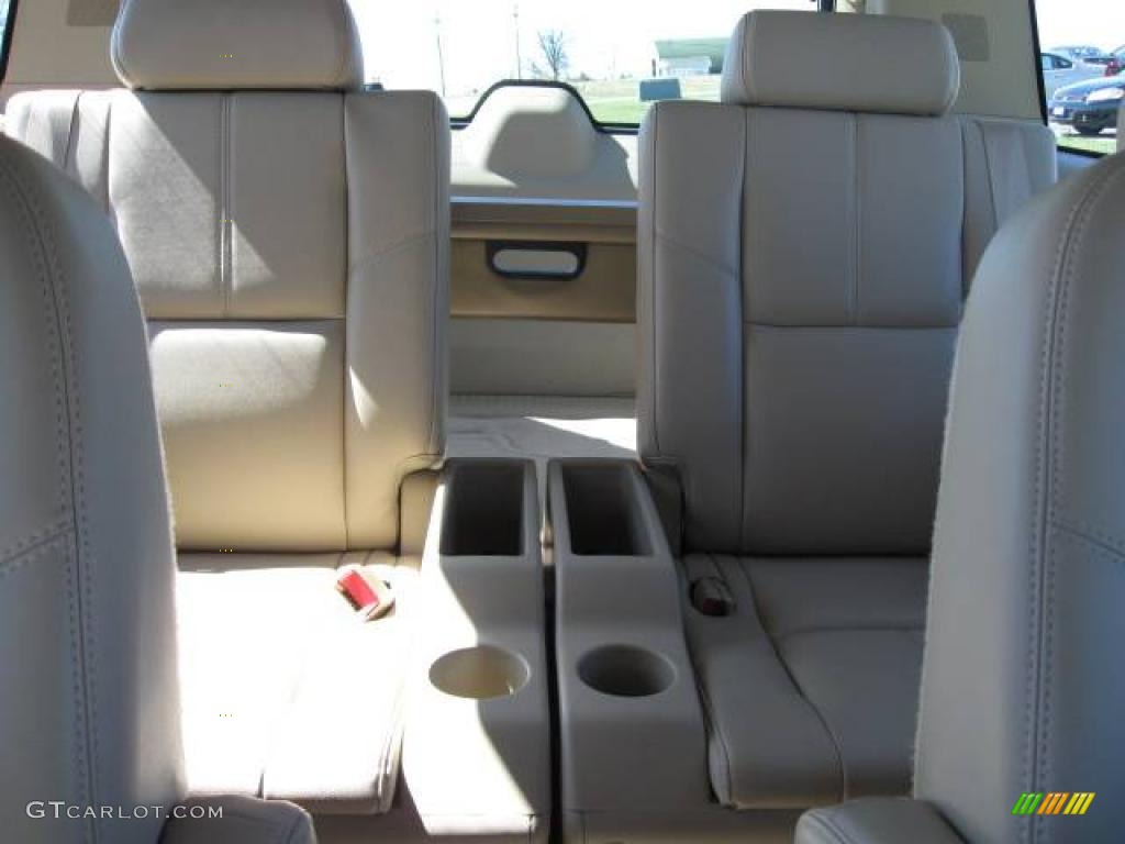 2007 Suburban 1500 LTZ 4x4 - Black / Light Cashmere/Ebony photo #9