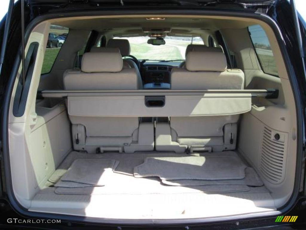 2007 Suburban 1500 LTZ 4x4 - Black / Light Cashmere/Ebony photo #10