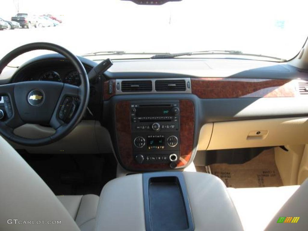 2007 Suburban 1500 LTZ 4x4 - Black / Light Cashmere/Ebony photo #11