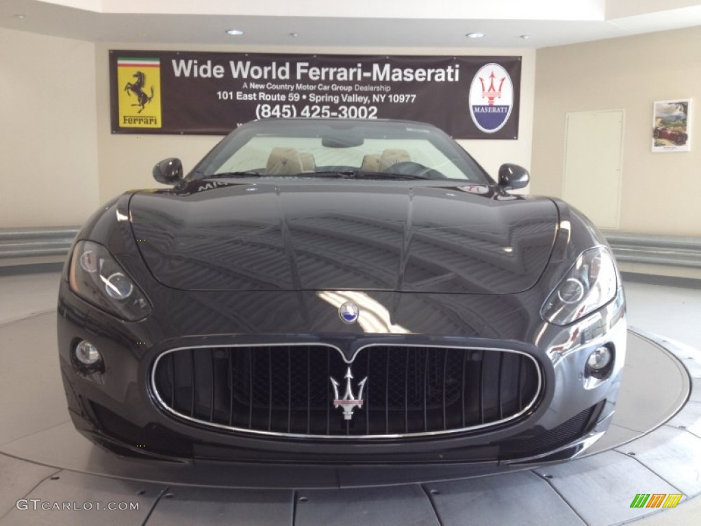 2012 GranTurismo Convertible GranCabrio - Grigio Granito (Dark Grey) / Pearl Beige photo #2