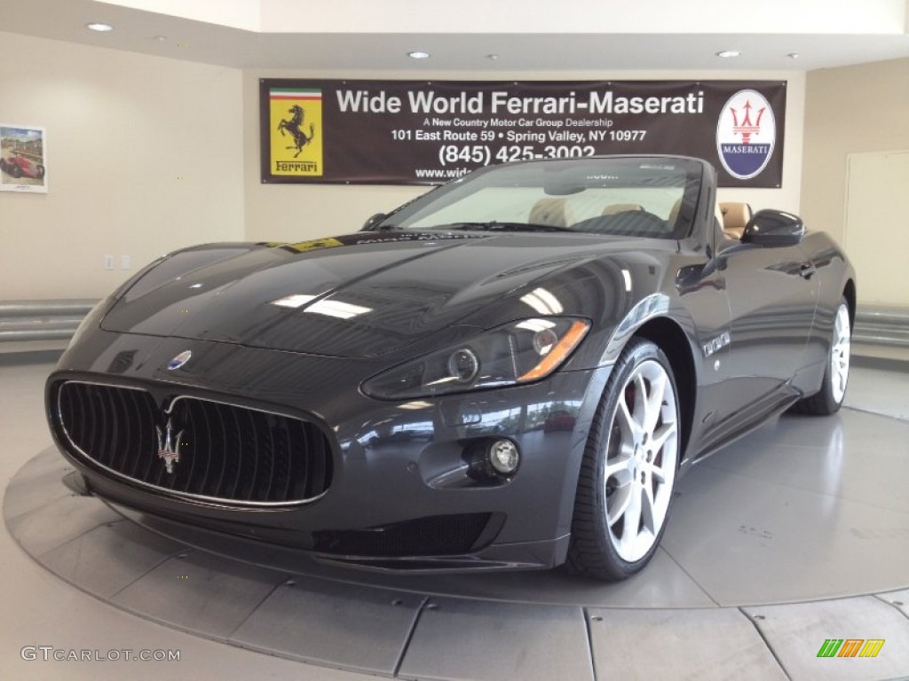 2012 GranTurismo Convertible GranCabrio - Grigio Granito (Dark Grey) / Pearl Beige photo #3