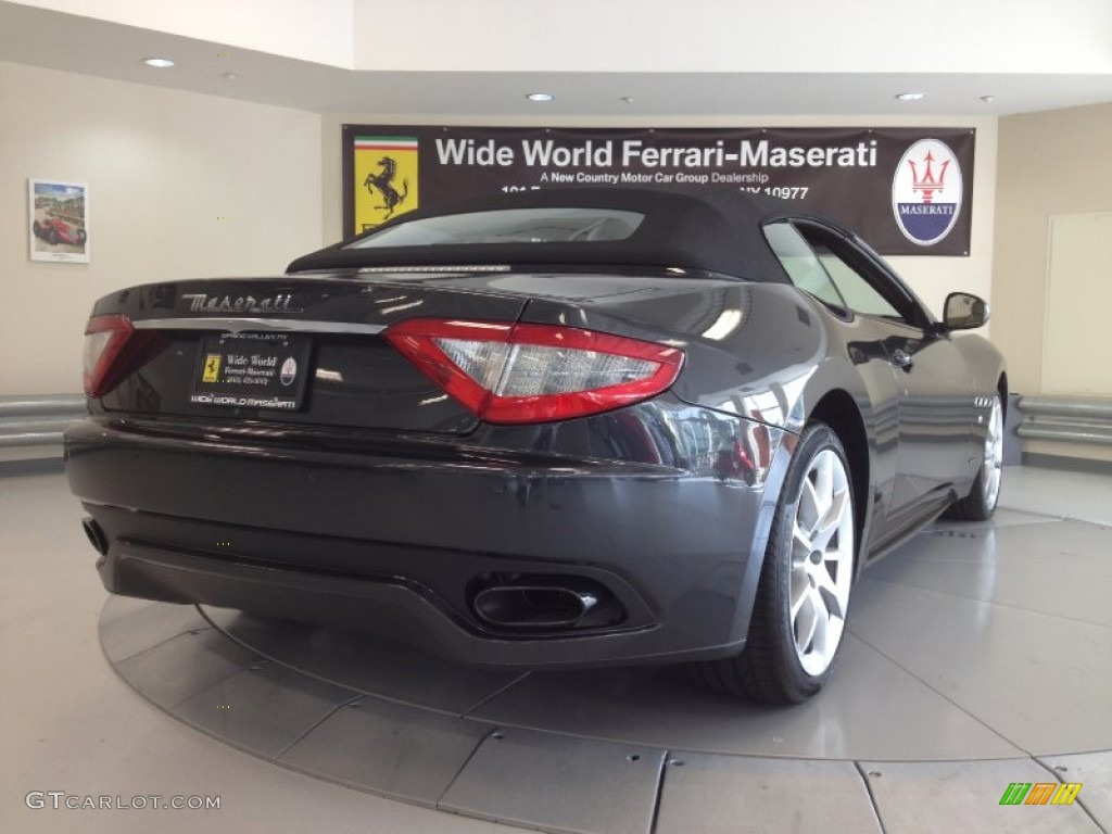 2012 GranTurismo Convertible GranCabrio - Grigio Granito (Dark Grey) / Pearl Beige photo #7