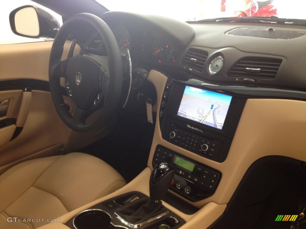 2012 GranTurismo Convertible GranCabrio - Grigio Granito (Dark Grey) / Pearl Beige photo #17
