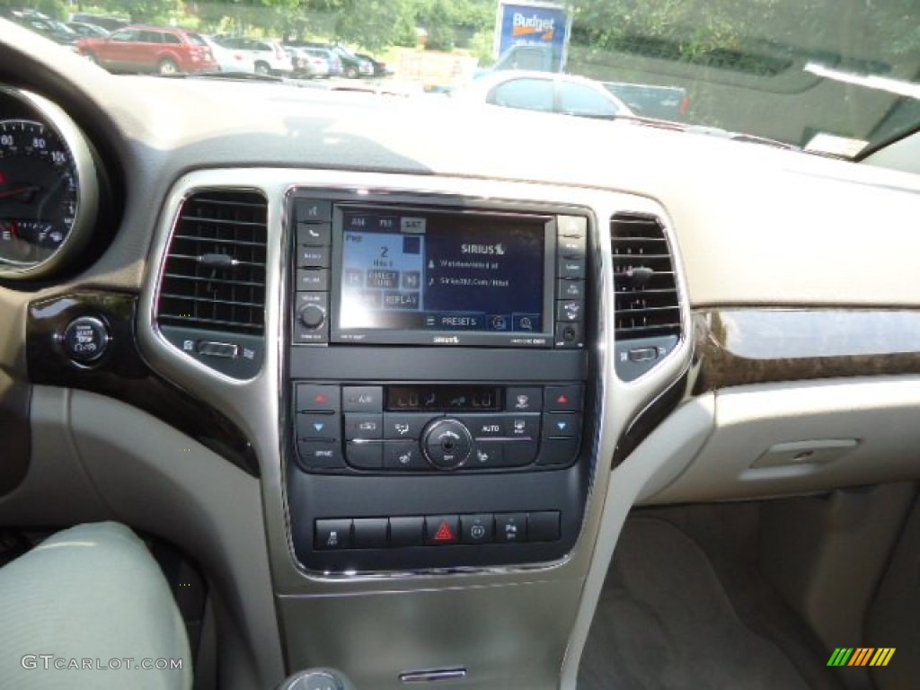 2012 Grand Cherokee Laredo X Package 4x4 - Black Forest Green Pearl / Dark Graystone/Medium Graystone photo #26