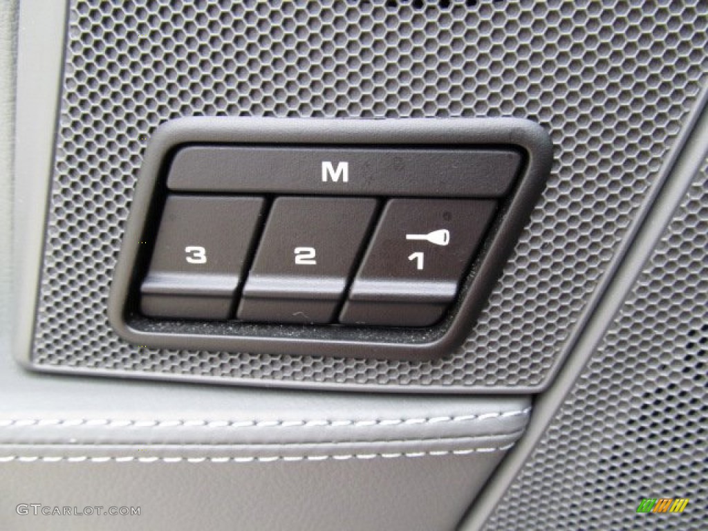 2010 Porsche Cayman S Controls Photo #68085206
