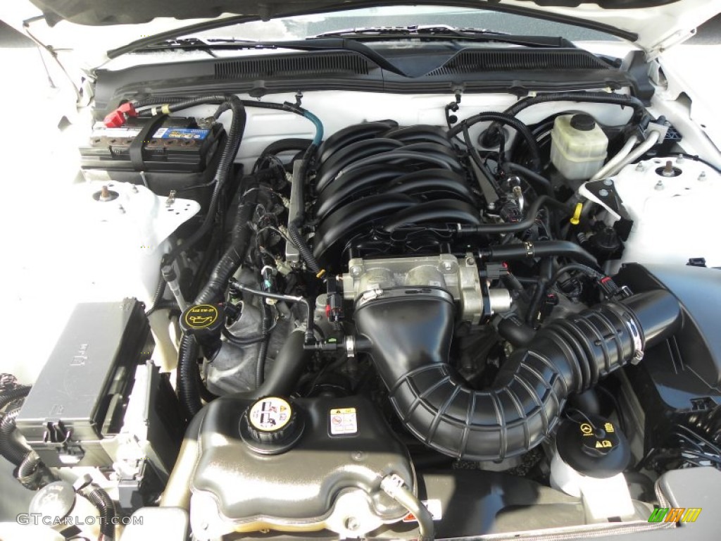 2006 Ford Mustang GT Premium Coupe 4.6 Liter SOHC 24-Valve VVT V8 Engine Photo #68085626