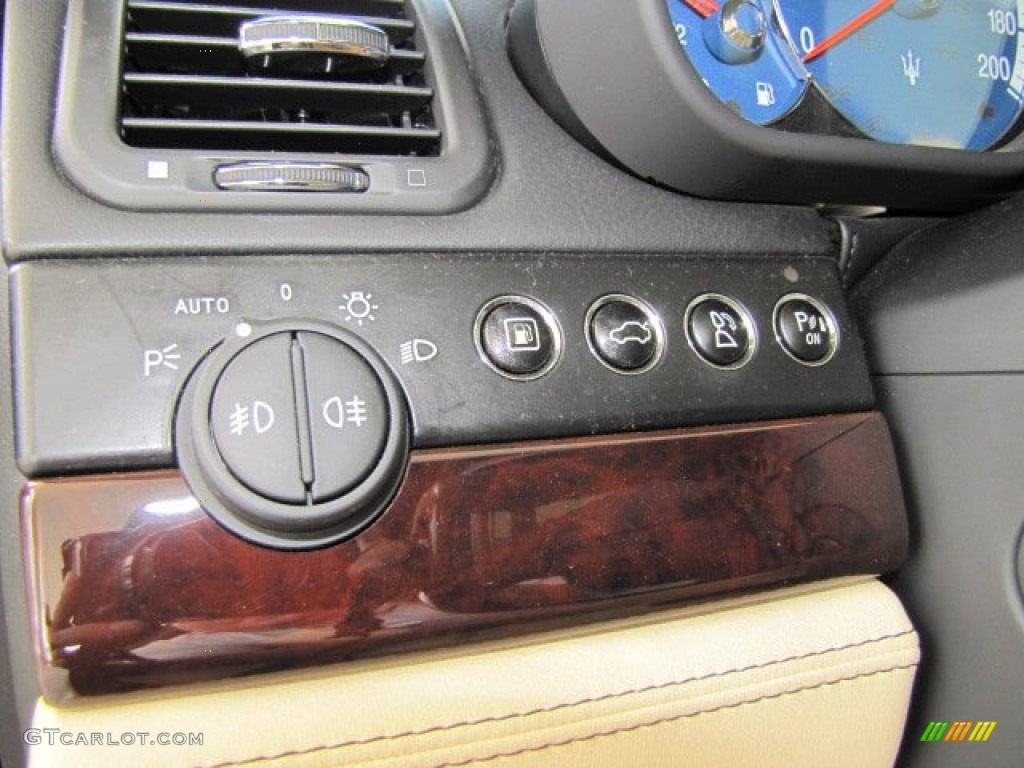 2006 Maserati Quattroporte Executive GT Controls Photo #68085821