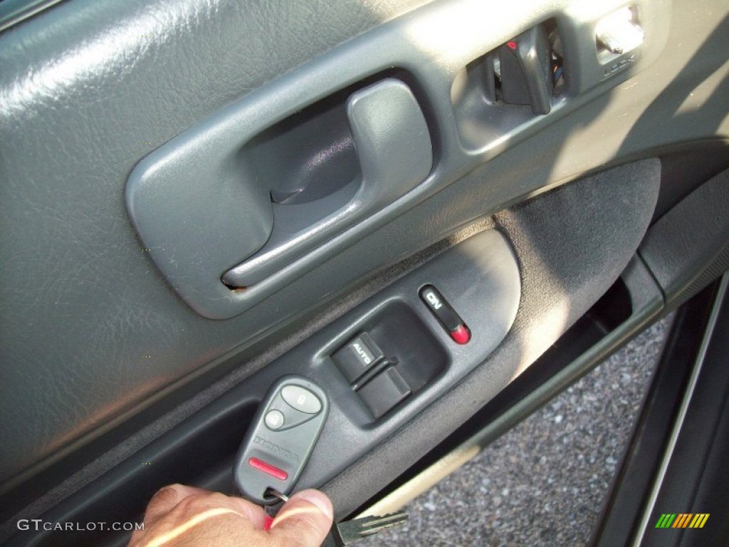 1999 Civic EX Coupe - Vogue Silver Metallic / Dark Gray photo #5