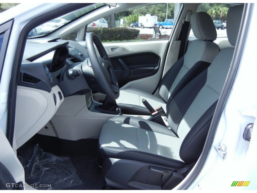 2013 Fiesta S Sedan - Oxford White / Charcoal Black/Light Stone photo #5