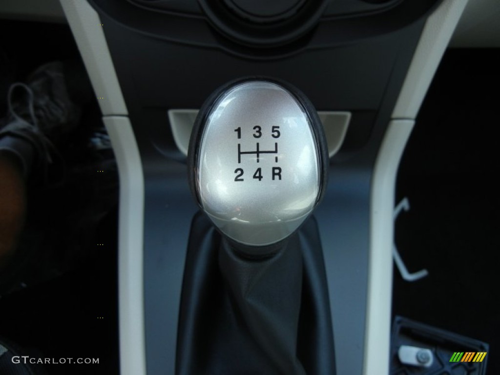 2013 Ford Fiesta S Sedan 5 Speed Manual Transmission Photo #68096789